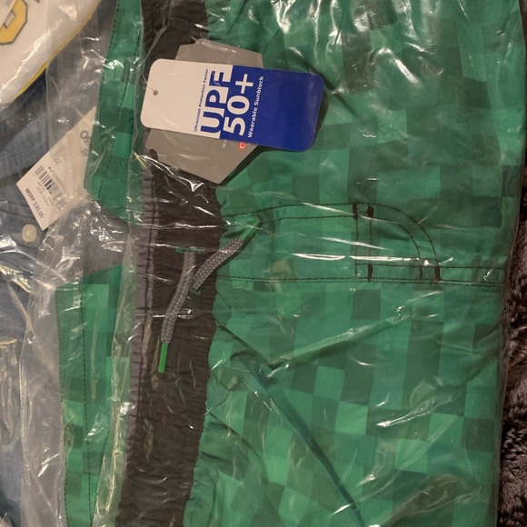 Oshkosh Clothes - Picture 2 of 8